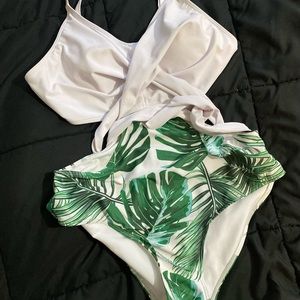 Leaf cutout onepiece swimsuit